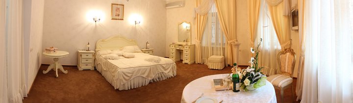 VIP room at the Cleopatra Hotel in Kamenets-Podolsky. Book with a discount