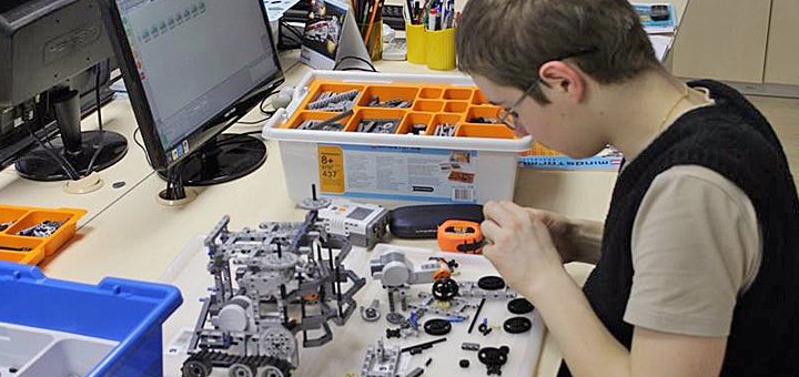 Заняття в гуртках технічіской студії «Винахідник» зі знижкою