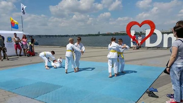 Sports club «Athlete» in the Dnieper. Pay for oriental dance classes at a discount.