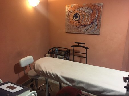 Massage cabinet in the «Imperia egoistok» beauty salon in Kiev. Sign up for the promotion.