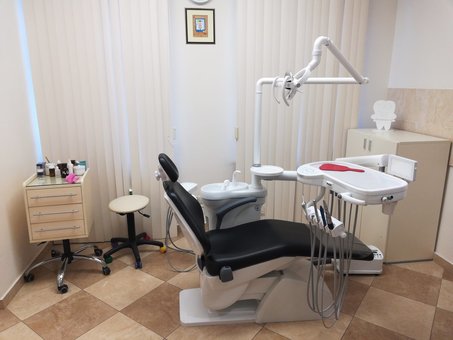 Dentistry office at the clinic "Your Usmishka MedGrand" at Kiev. Get ready for the promotion.