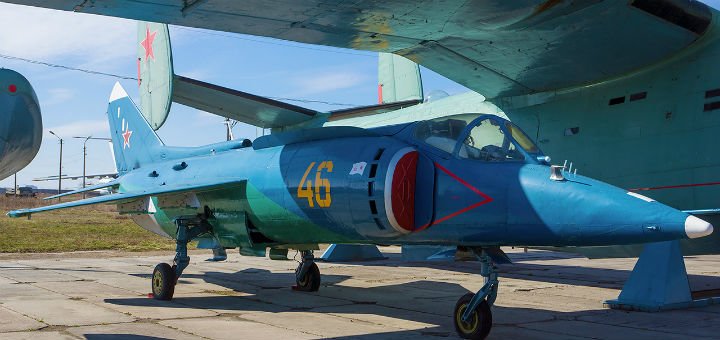 Експозиція в музеї авіації в києві. записуйтеся на екскурсію зі знижкою.