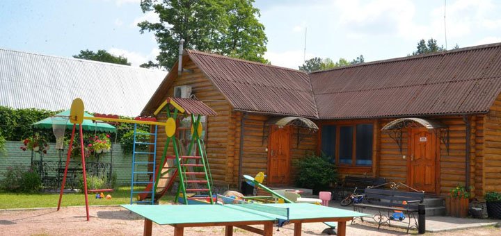 Піщаний пляж бази відпочинку «Галицький двір» в селі Світязь. Відпочивайте по акції.