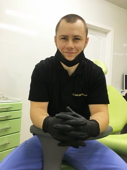 Чищення зубів у стоматології "FamilyDent" в Одесі. Робіть за акцією.