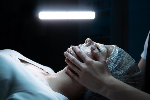Студия косметологии «Skin philosophy» Ирины Киенко в Киеве. Записывайтесь на массаж лица по скидке.