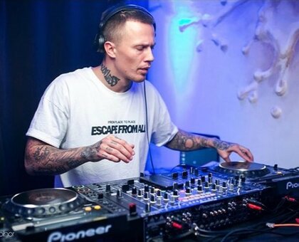 "Optimist Champagne & Whiskey Bar" скидки