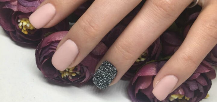 Маникюр и педикюр в студии красоты «Beauty Port Bar» в Киеве. Записывайтесь по скидке.