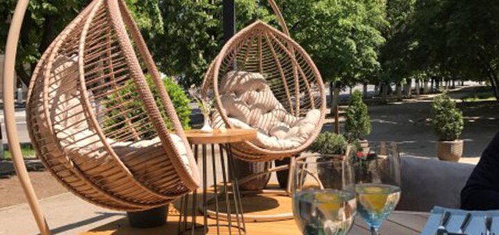 Замовлення столика в ресторані пармезан