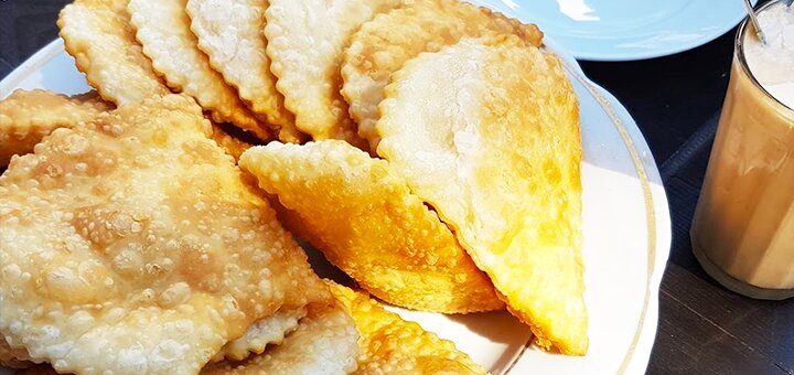 Чебуреки с мясом в кафе Илюс в Мариуполе. Бронируйте со скидкой