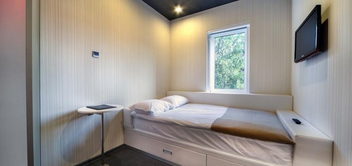 Номер в отеле «IQ hotel» в Киеве. Забронировать номер в отеле со скидкой. Отели в Киеве рядом с метро.