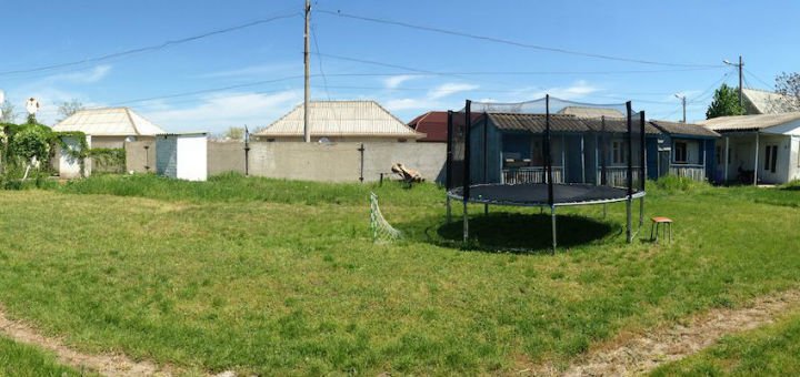 Батут на базе отдыха «Марина» в Приморске. Бронируйте домики по акции.