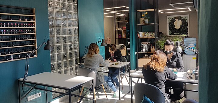 «N1» - Nail Studio Натальи Недолужко в Киеве. Записывайся на ногтевой сервис для женщин по скидке.