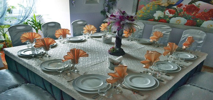 Restaurant-varenichnaya &quot;otamansha&quot;. visit for the promotion