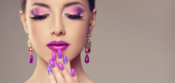 Manicure and visage at the AVRA beauty studio in Kiev. Sign up for a promotion.