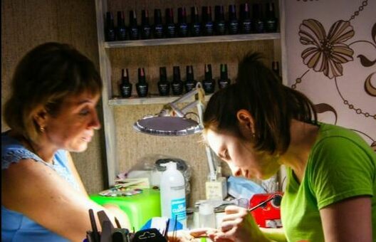 Наращивание ногтей у мастера ногтевого сервиса на Патона Херсон. Записывайтесь на наращивания ногтей по акции