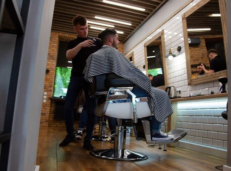 Недорогая стрижка в Gentlemen's Club Barbershop #1