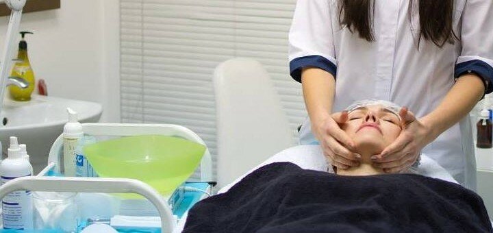 Ультразвукова чистка обличчя в салоні краси центр косметології черкаси по акції