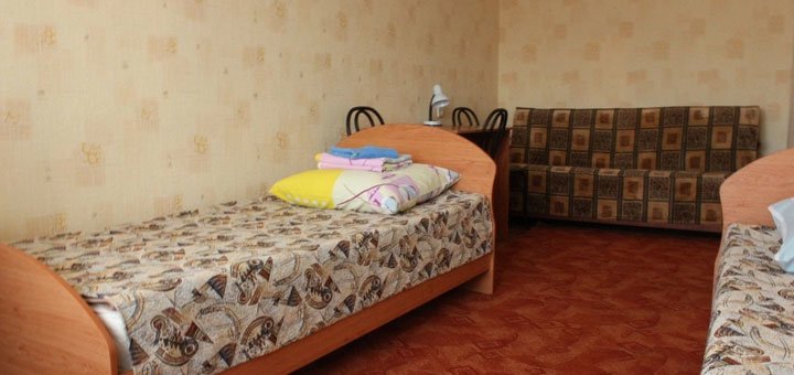 Номер в гостинице «Дом артистов цирка» в Днепре. Отель «Дом артистов цирка» в Днепре. Недорогой отель в Днепре. Забронировать номер со скидкой.