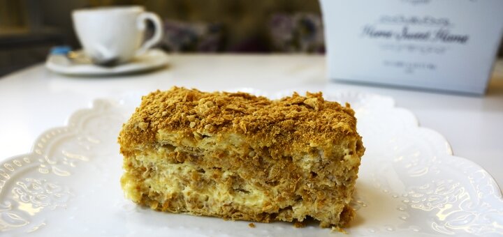 Десерты в кафе-кондитерской «Madlen Cafe» в Киеве. Заказать по скидке.