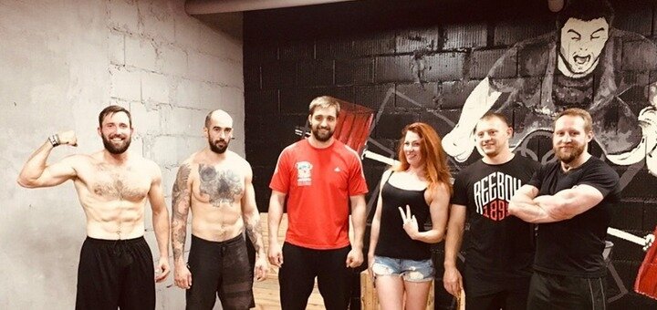 Cross-fit at the Red Barbell sports complex in Kiev. Buy a subscription at a discount.