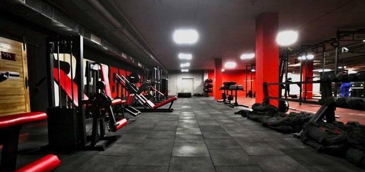 Crossfit at the Red Barbell Sports Complex in Kiev. Buy a subscription at a discount.