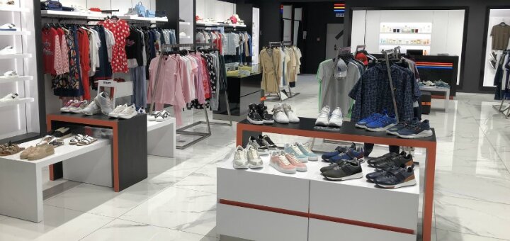 Discounts sports shop "saks'85"