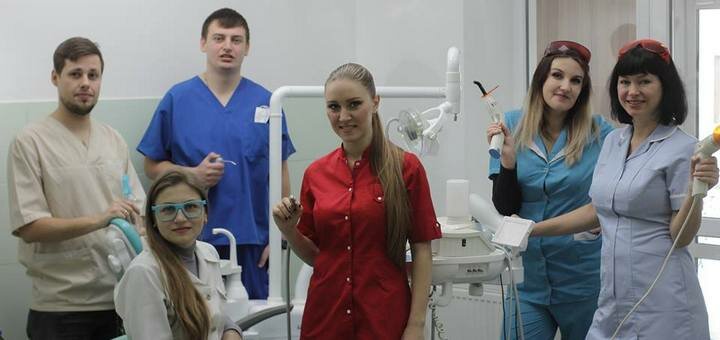 Врачи-стоматологи стоматологии «Мастерская улыбки» в Харькове. Записаться на прием по акции.
