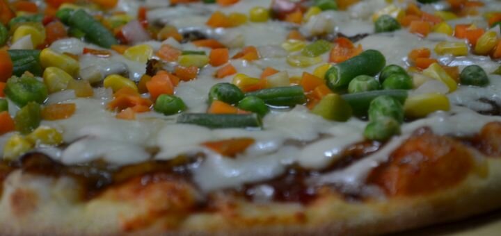 Discount on food with delivery from sushi max