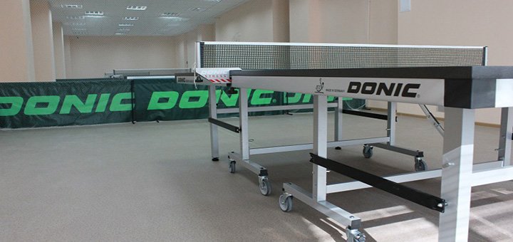 Стол для настольного тенниса в клубе «Top Spin»
