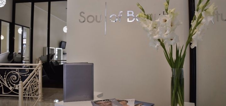 Маникюр в салоне Soul of Beauty во Львове. Заказать услугу со скидкой.