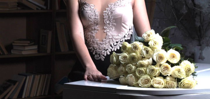 Доставка еквадорських троянд «FlorumFlos» у Вінниці. Замовляйте живі троянди по акції.