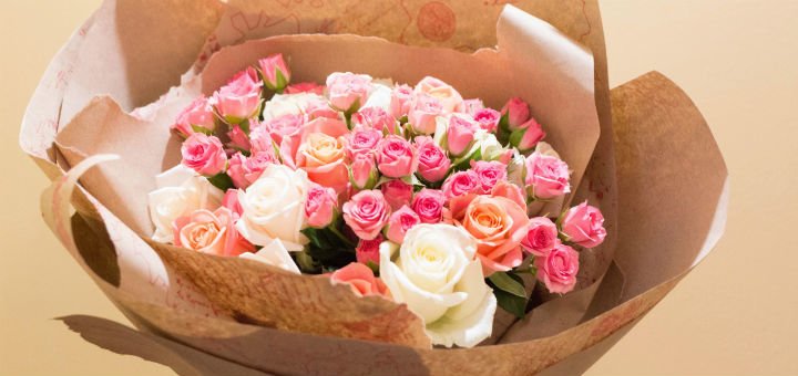 Доставка еквадорських троянд «FlorumFlos» у Вінниці. Замовляйте букети живих троянд по акції.