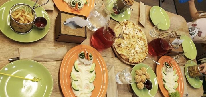 Семейное кафе Family Palace Kazka, акции на праздник