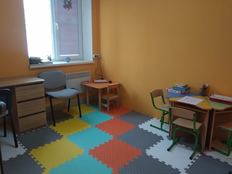 Логопед-дефектолог у студії розвитку «Квадрат»