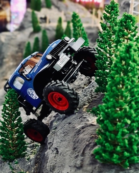 Radio controlled mini SUVs