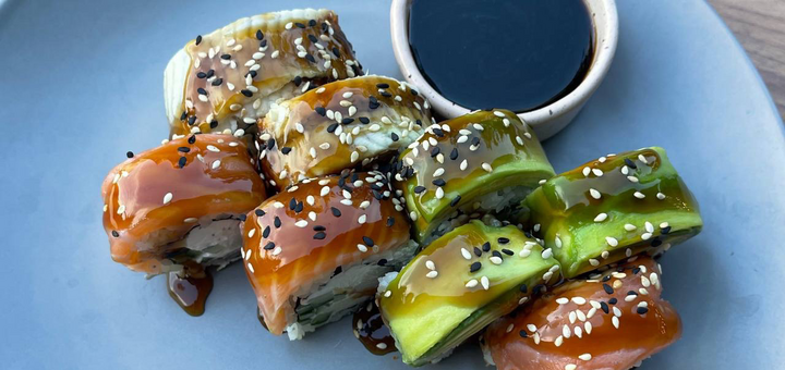 Служба доставки суходолу Sushi Experts. Замовляйте по акції 5