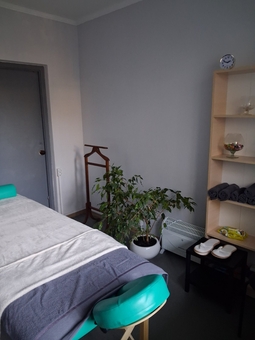 Massage space in Pozniaky. Visit with a special offer of 6
