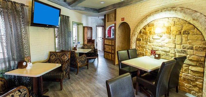 The interior of the trattoria Terra Mare in Vinnitsa on Kotsyubinsky. Order food delivery for a promotion.