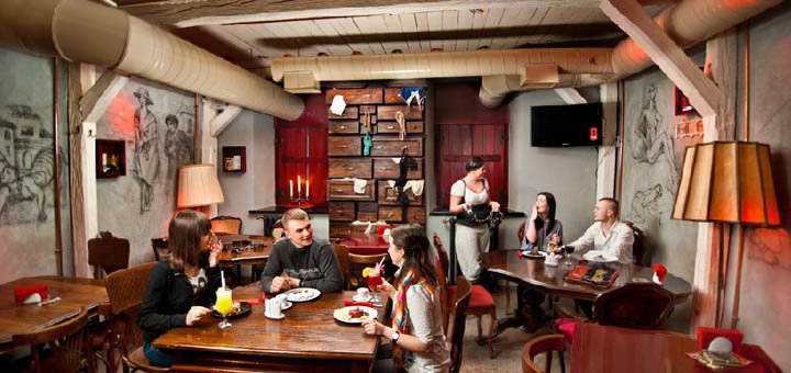 Акція у кафе «Мазох-cafe»