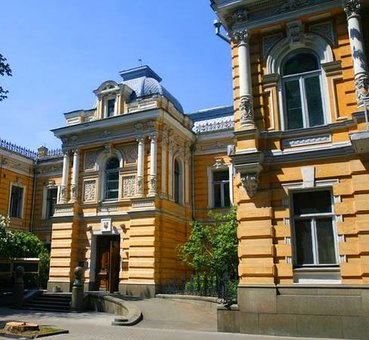 Экскурсия Дворцы и замки Печерска с компанией «Secret City» в Киеве. Бронируйте билеты по акции.