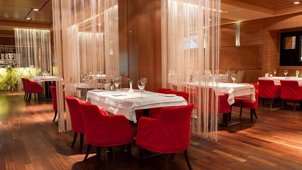 The dining room of the khreshchatyk hotel. book a room at a discount