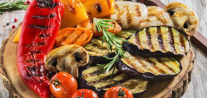 Discounts at the park grill restaurant. shashlik promotions in the restaurant. discounted meat5
