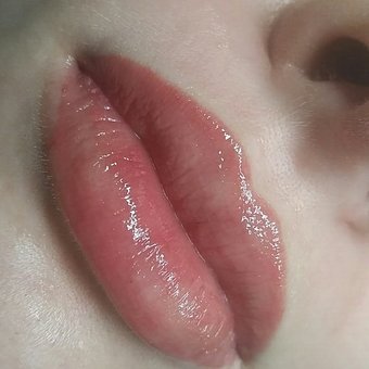 Lip tattoo in the beauty salon «Chery» in Odessa. Pay at a discount.