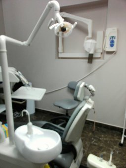 Установка зубних коронок в стоматології доктора Бондарук в Києві. Записуйтеся до стоматолога зі знижкою.