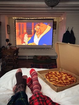 Pizza delivery Kiev "Home Pizzeria". Order food for the promotion.