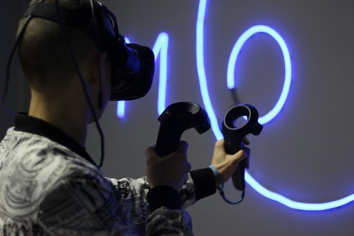 Оренда VR шолома у клубі «MirVR» в Одесі. Записуйтесь на гру зі знижкою.