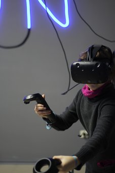 Ігри віртуальної реальності у клубі «Mir VR» в Одесі. Приходьте за акцією.