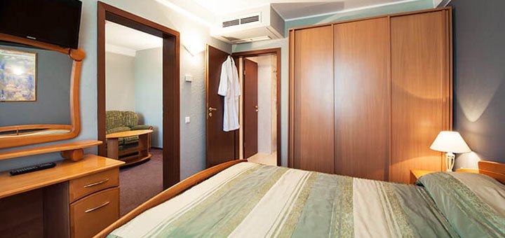 Discounts for holidays at premier hotel lybid5