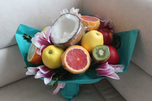 Exotic bouquets "Fruits & Flowers Market" in Dnipro. Order the delivery of bouquets for the promotion.