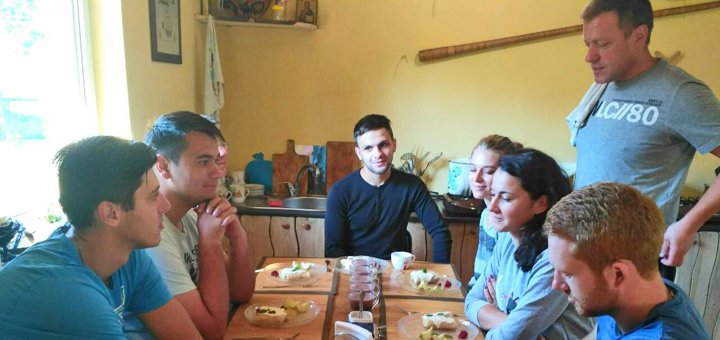 Мини-гостиница «Урочище Багончик» в Ворохте. Покупайте путевку на отдых в Украине по скидке.2